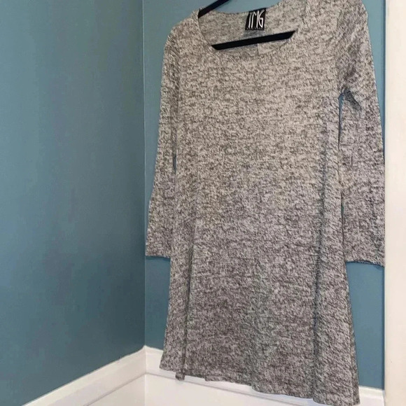 Tunic top - gray/black pattern - 3/4 sleeve - A line - soft - scoop neck - Picture 4 of 5